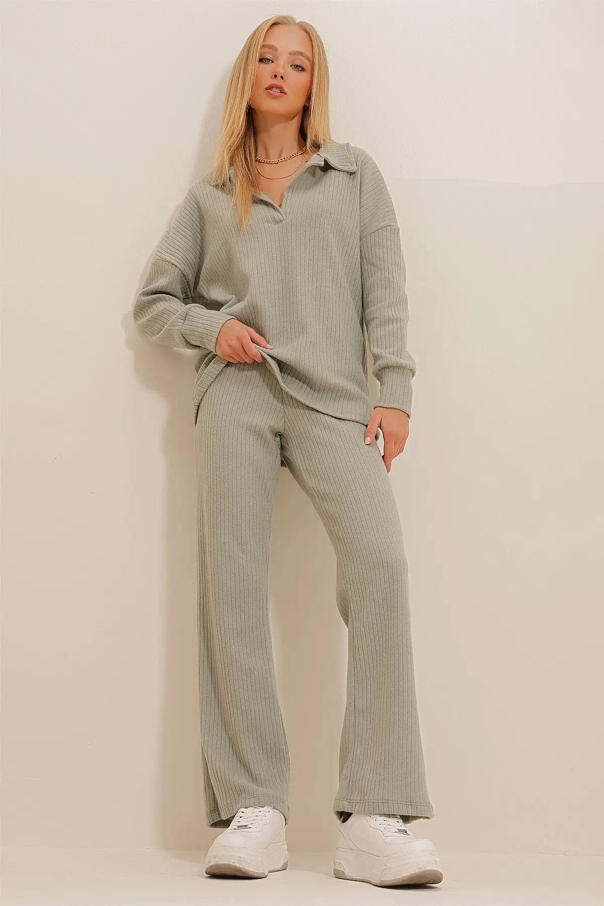 Lounge Set - Long Sleeve - Flared Pants - Two-Piece Set - Women's Loungewear-Grace Aura