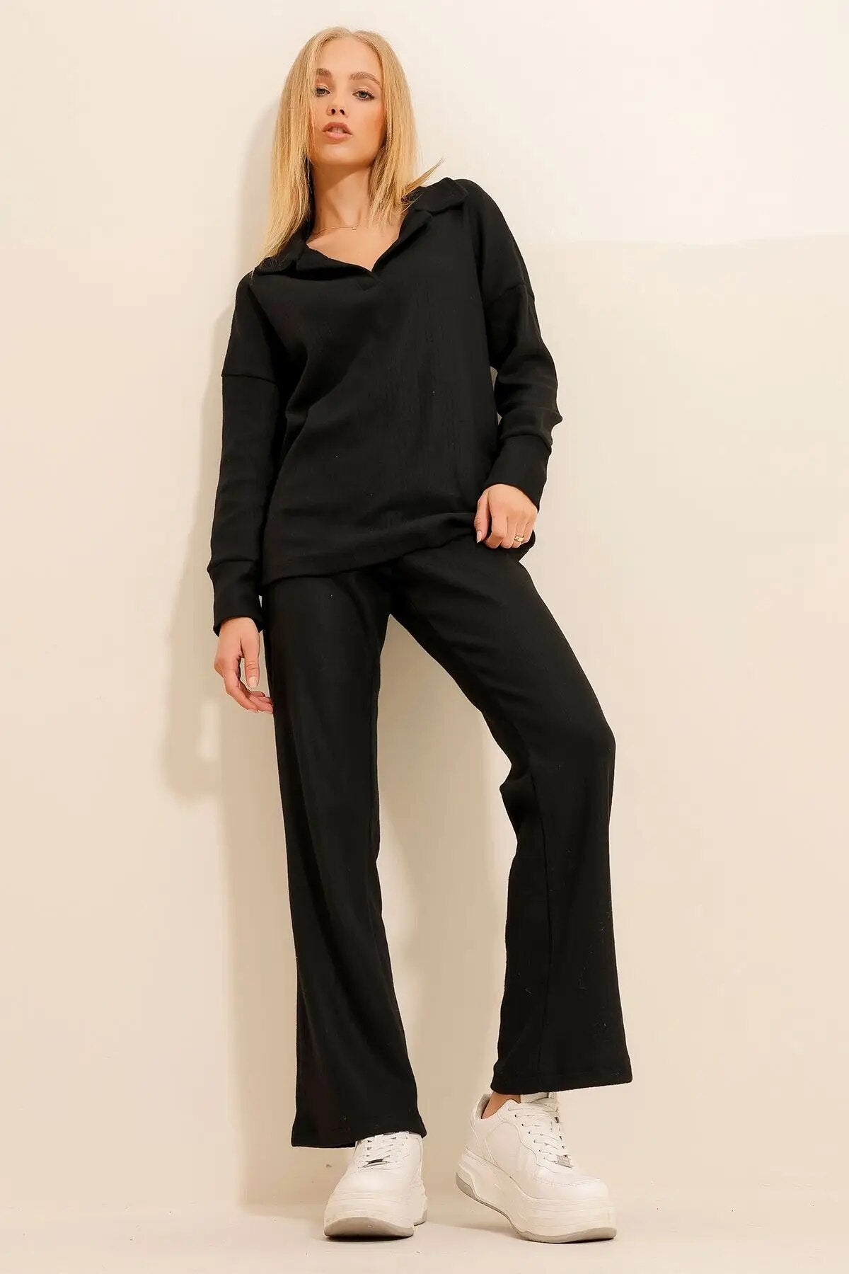 Lounge Set - Long Sleeve - Flared Pants - Two-Piece Set - Women's Loungewear-Grace Aura